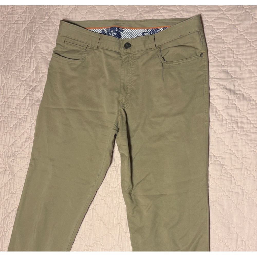 Tommy Bahama Men's Khaki stretch Chinos 35/32